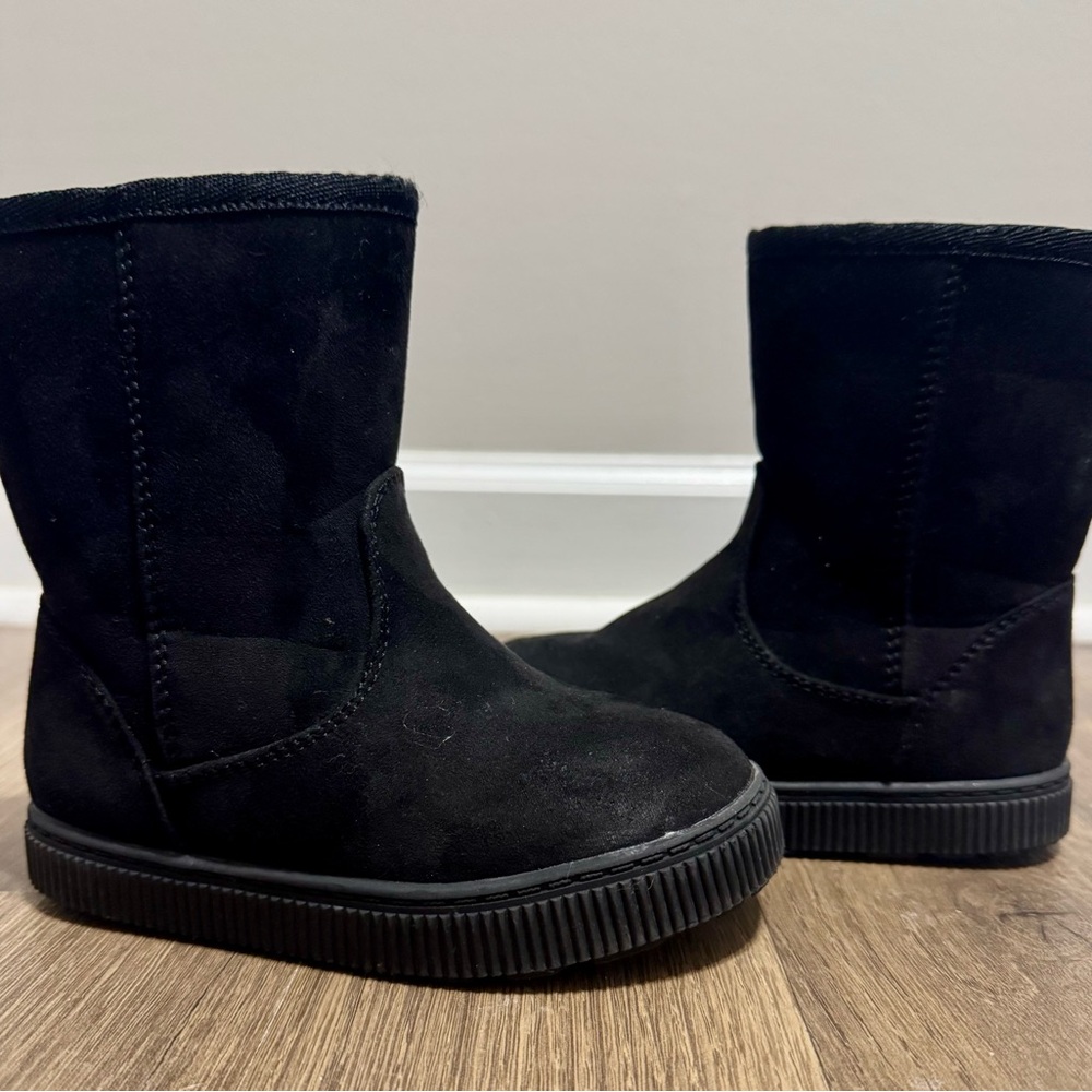 Stylish Black Mid-Calf Boots